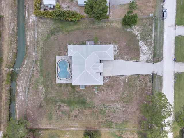 17924 N 68th Street N, Loxahatchee, FL 33470
