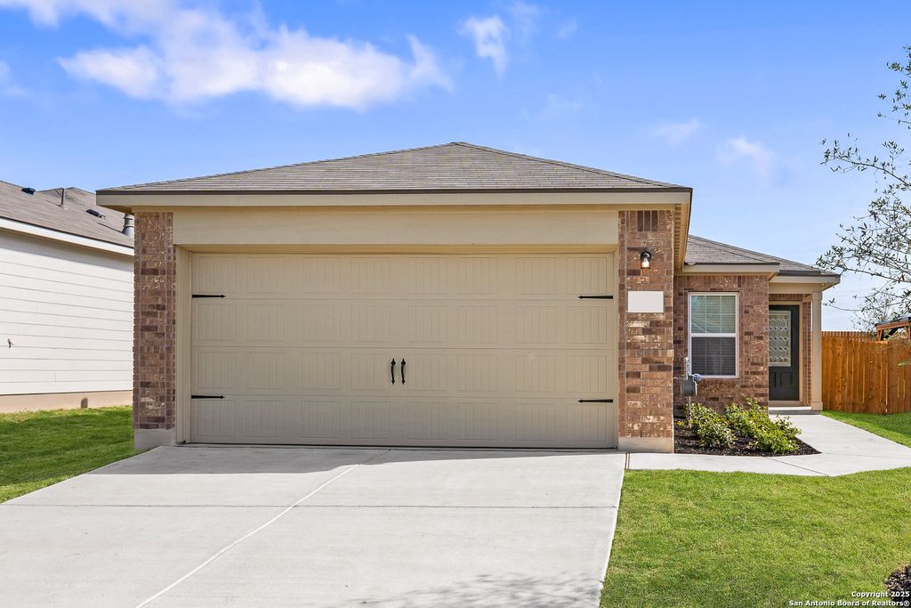 14926 Telfaire Meadow, Von Ormy, TX 78073