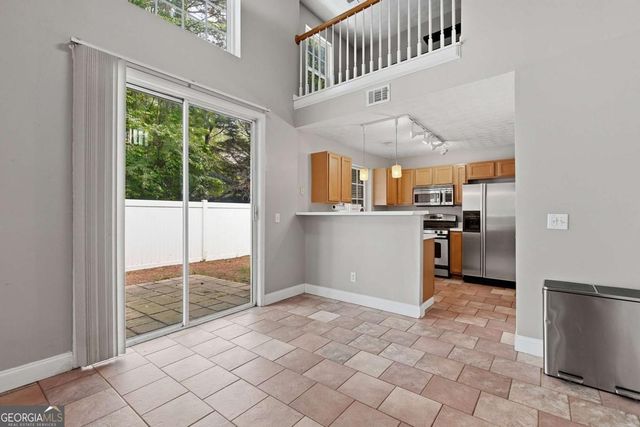 511 W Oaks Drive, Woodstock, GA 30188