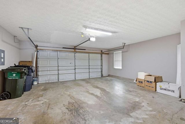 511 W Oaks Drive, Woodstock, GA 30188