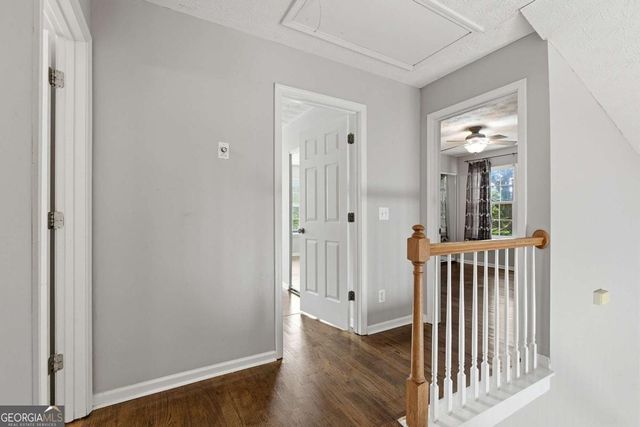 511 W Oaks Drive, Woodstock, GA 30188