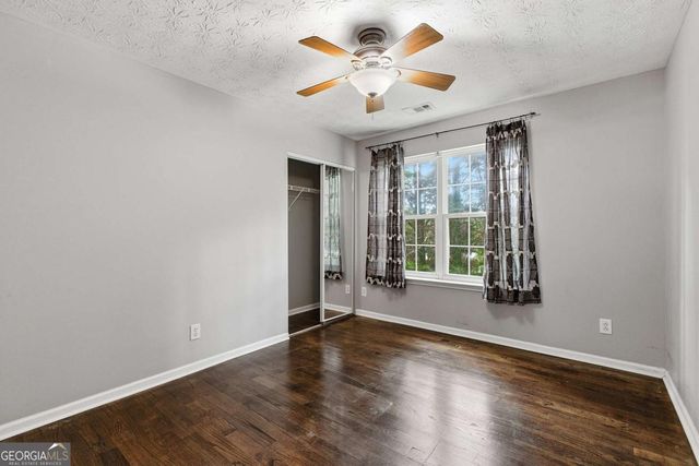 511 W Oaks Drive, Woodstock, GA 30188