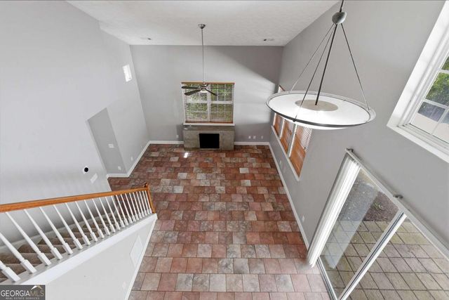 511 W Oaks Drive, Woodstock, GA 30188