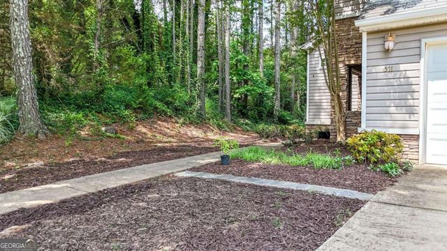 511 W Oaks Drive, Woodstock, GA 30188