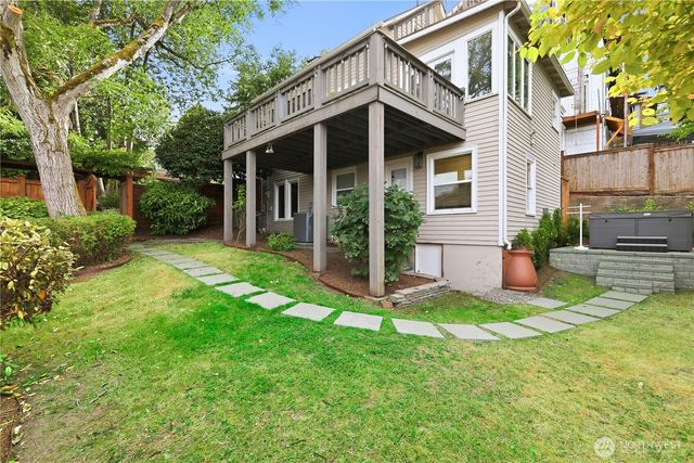 2406 E Helen St, Seattle, WA 98112