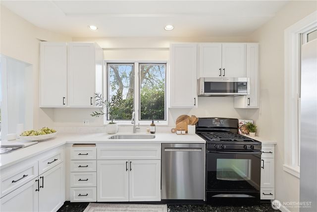 2406 E Helen St, Seattle, WA 98112