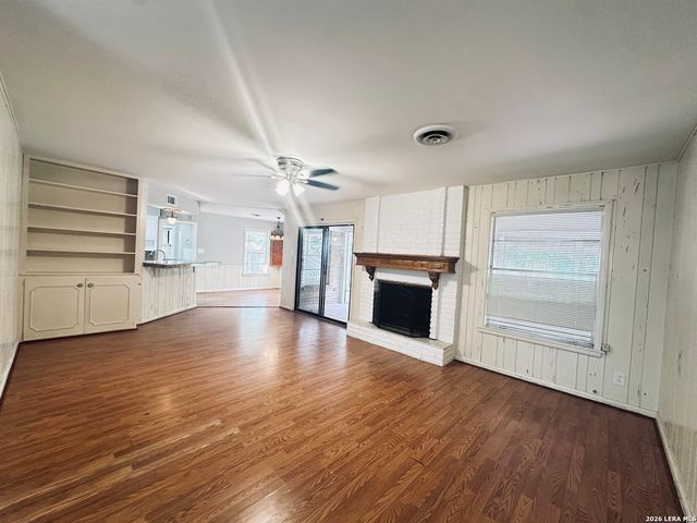 425 ZEPHYR DR, Windcrest, TX 78239
