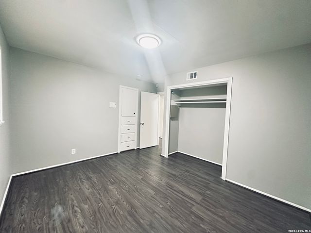 425 ZEPHYR DR, Windcrest, TX 78239