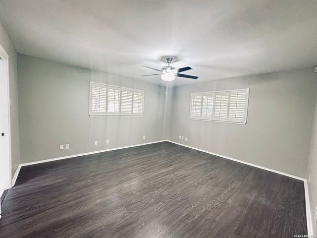 425 ZEPHYR DR, Windcrest, TX 78239