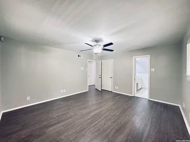 425 ZEPHYR DR, Windcrest, TX 78239