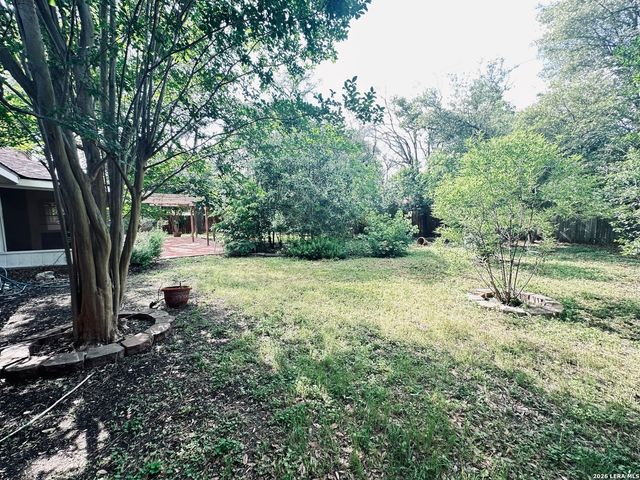 425 ZEPHYR DR, Windcrest, TX 78239