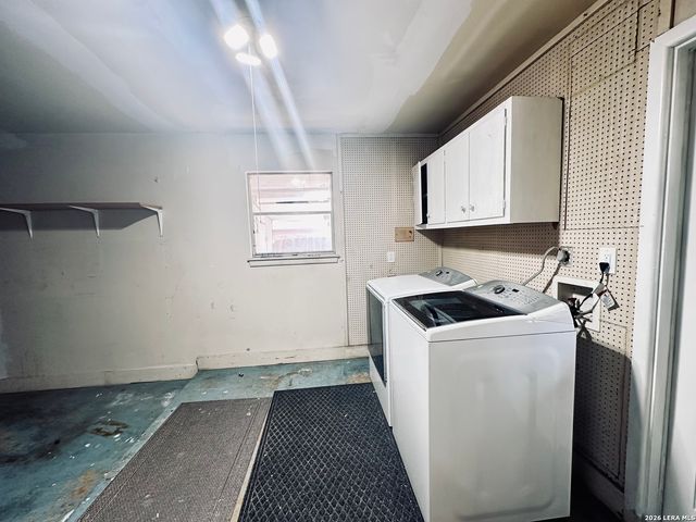 425 ZEPHYR DR, Windcrest, TX 78239