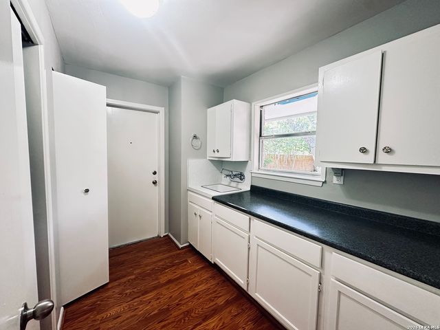 425 ZEPHYR DR, Windcrest, TX 78239