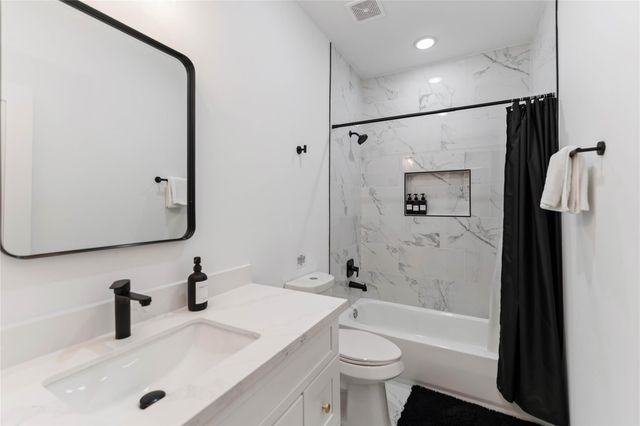 3040 Webster Street, Houston, TX 77004