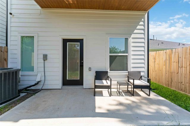 3040 Webster Street, Houston, TX 77004