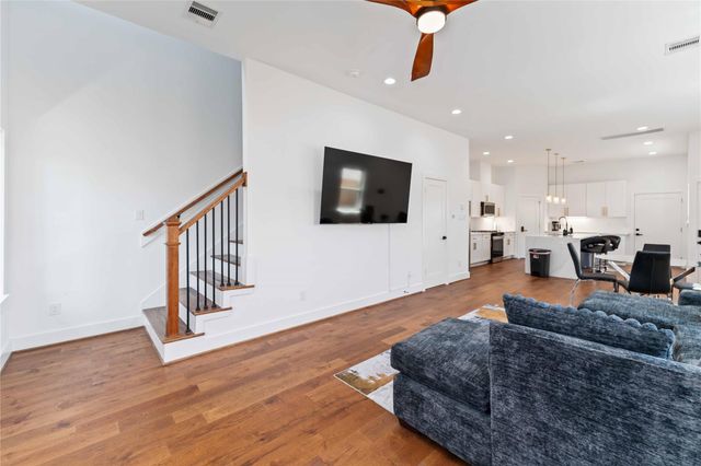 3040 Webster Street, Houston, TX 77004