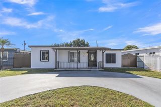 342 W 37th St, Hialeah, FL 33012