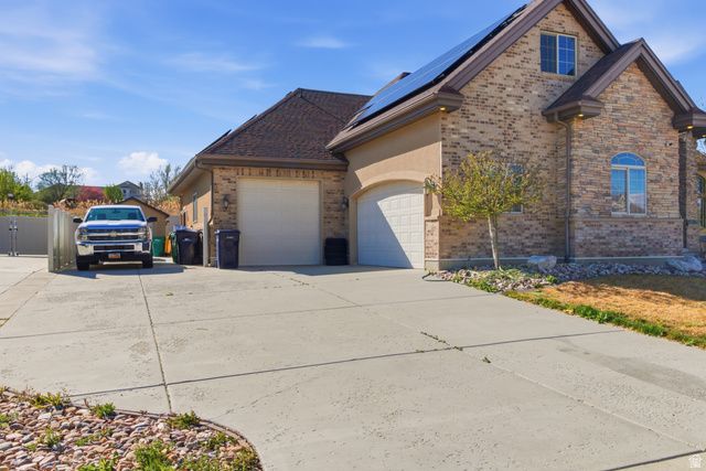 15766 S GUNSTOCK DR, Bluffdale, UT 84065