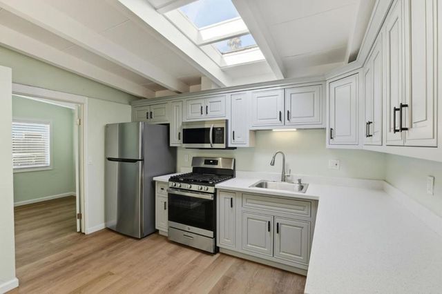 458 Rainier Drive, Salinas, CA 93906