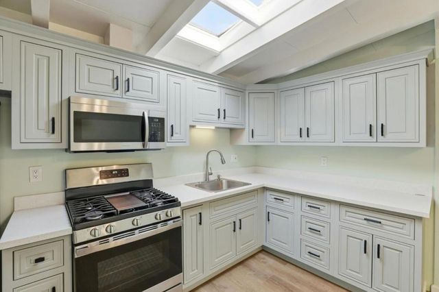 458 Rainier Drive, Salinas, CA 93906