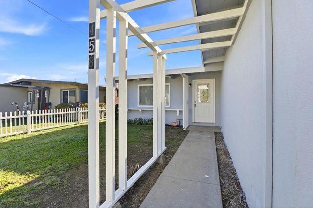 458 Rainier Drive, Salinas, CA 93906