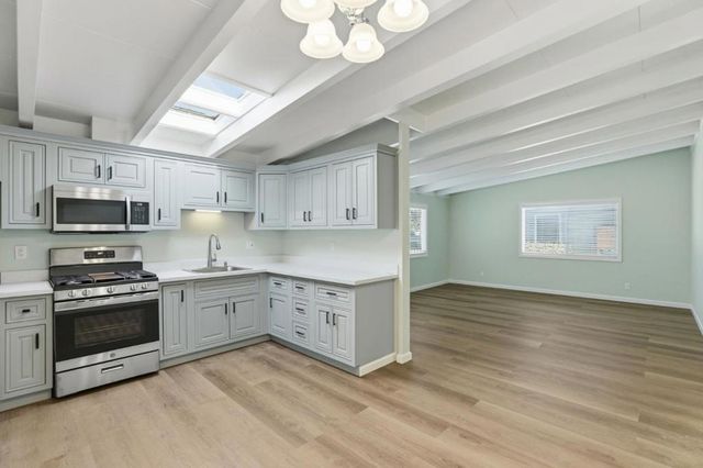 458 Rainier Drive, Salinas, CA 93906