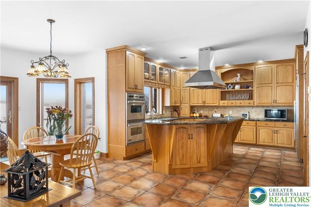 216 Merwinsburg Road, Chestnuthill Twp, PA 18330