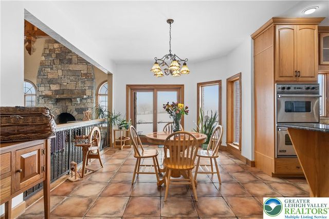 216 Merwinsburg Road, Chestnuthill Twp, PA 18330