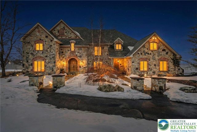 216 Merwinsburg Road, Chestnuthill Twp, PA 18330