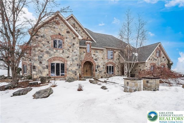 216 Merwinsburg Road, Chestnuthill Twp, PA 18330