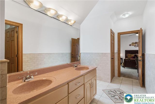 216 Merwinsburg Road, Chestnuthill Twp, PA 18330