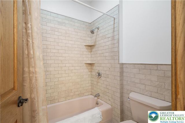 216 Merwinsburg Road, Chestnuthill Twp, PA 18330