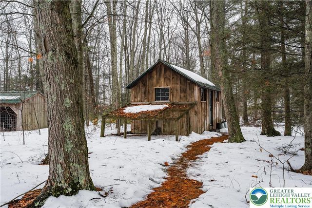 216 Merwinsburg Road, Chestnuthill Twp, PA 18330