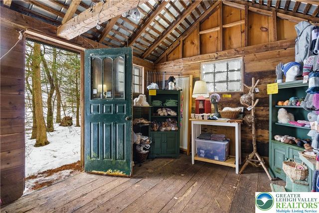 216 Merwinsburg Road, Chestnuthill Twp, PA 18330