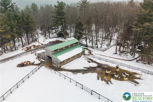 216 Merwinsburg Road, Chestnuthill Twp, PA 18330