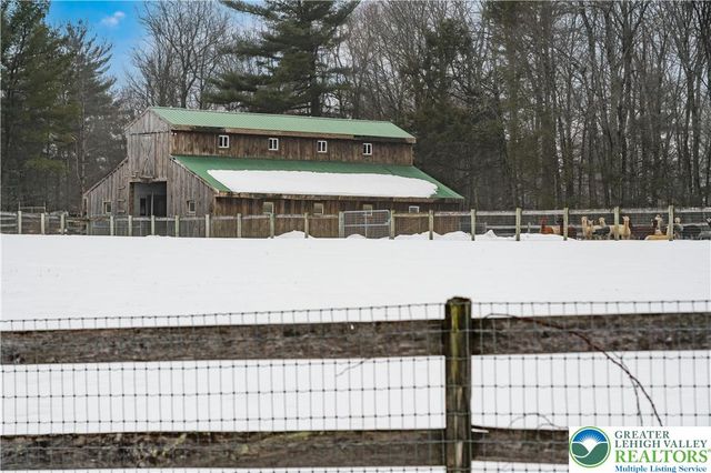 216 Merwinsburg Road, Chestnuthill Twp, PA 18330