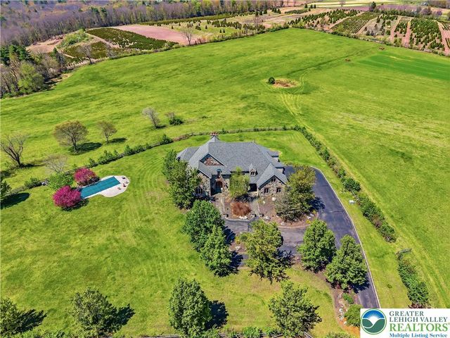 216 Merwinsburg Road, Chestnuthill Twp, PA 18330