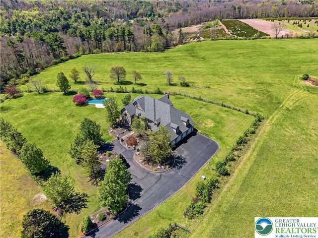 216 Merwinsburg Road, Chestnuthill Twp, PA 18330