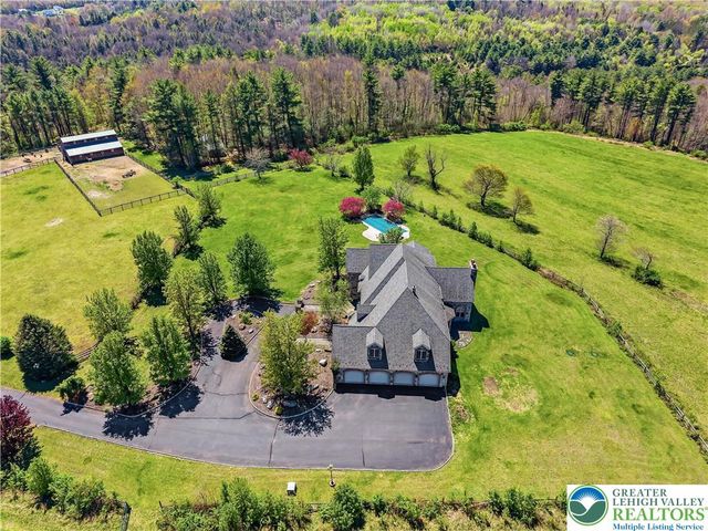 216 Merwinsburg Road, Chestnuthill Twp, PA 18330