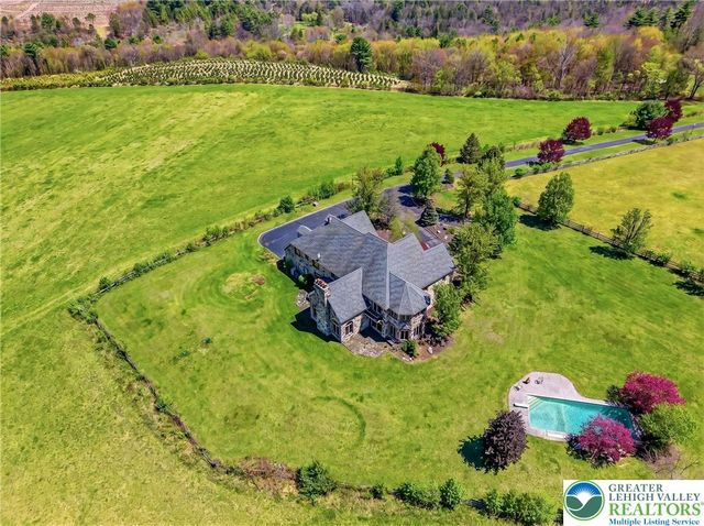 216 Merwinsburg Road, Chestnuthill Twp, PA 18330