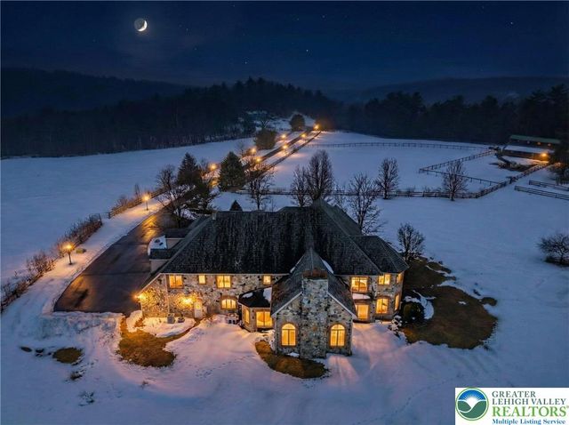 216 Merwinsburg Road, Chestnuthill Twp, PA 18330