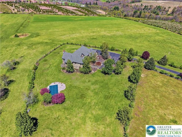 216 Merwinsburg Road, Chestnuthill Twp, PA 18330