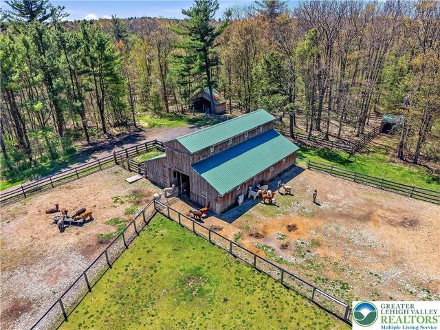 216 Merwinsburg Road, Chestnuthill Twp, PA 18330