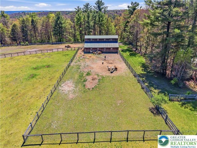 216 Merwinsburg Road, Chestnuthill Twp, PA 18330