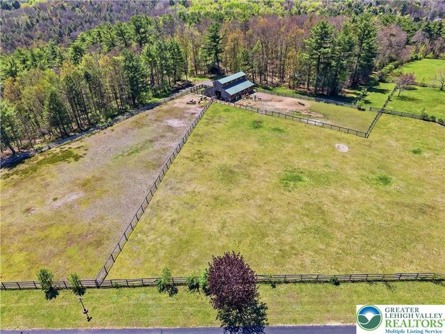 216 Merwinsburg Road, Chestnuthill Twp, PA 18330