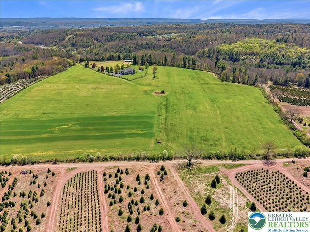 216 Merwinsburg Road, Chestnuthill Twp, PA 18330