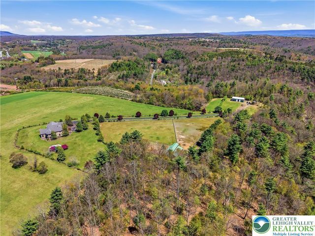 216 Merwinsburg Road, Chestnuthill Twp, PA 18330