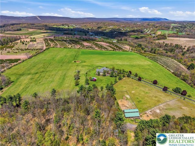 216 Merwinsburg Road, Chestnuthill Twp, PA 18330