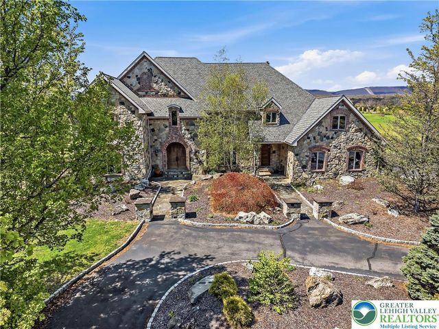 216 Merwinsburg Road, Chestnuthill Twp, PA 18330