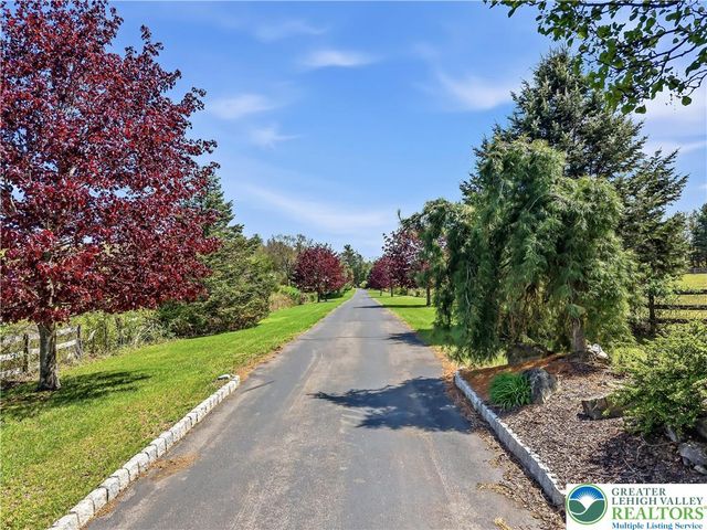 216 Merwinsburg Road, Chestnuthill Twp, PA 18330